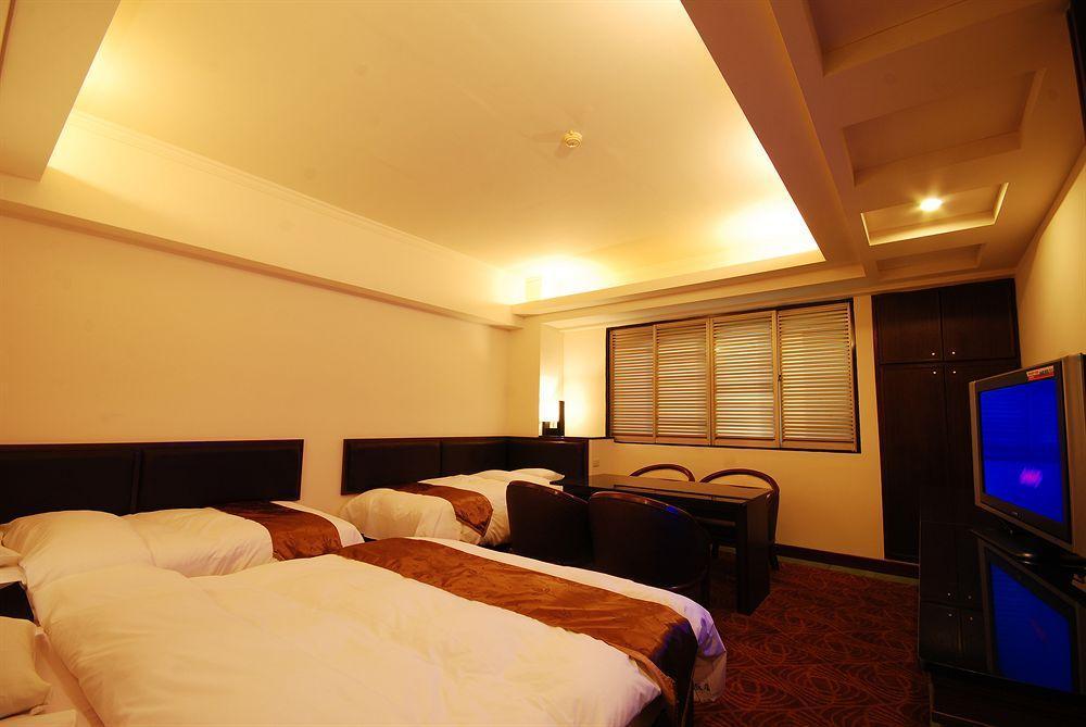 Twinstar Hotel Taichung Buitenkant foto