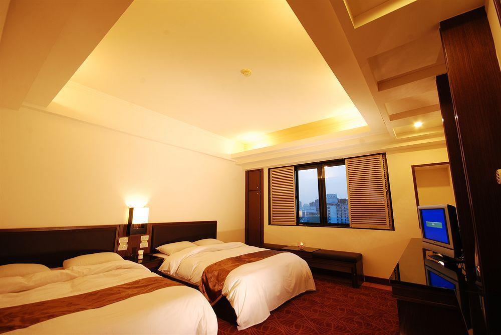 Twinstar Hotel Taichung Buitenkant foto